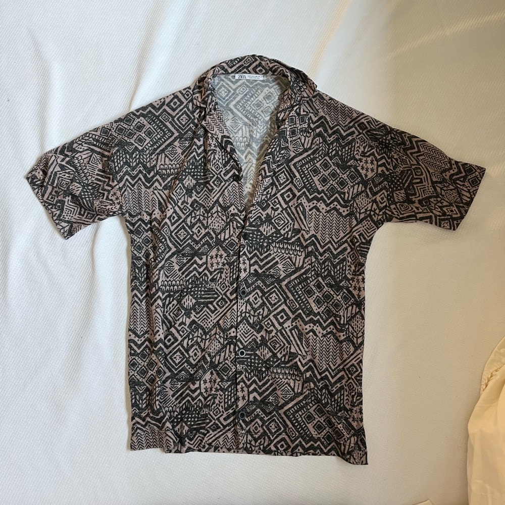 Zara Geometric Abstract Button Down Camp Shirt sz S